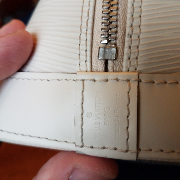 SOLD@!  Louis Vuitton Ivory Alma Epi Satchel Han - Picture 8 of 13